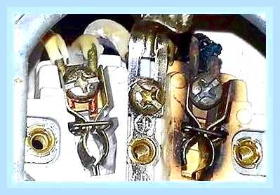 Включается и выключается компьютер причины
