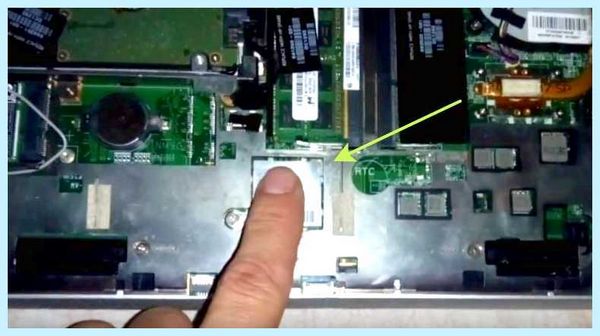 Hp dv6 мигает caps lock