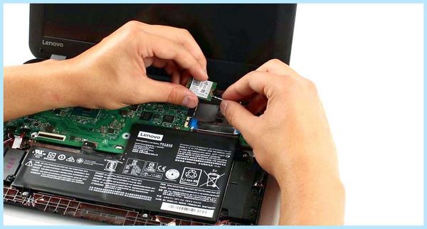 Lenovo ноутбук не включается экран