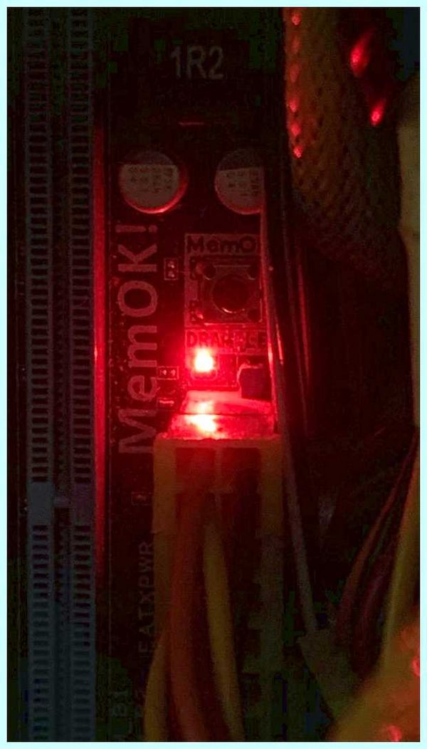 Memok горит красным