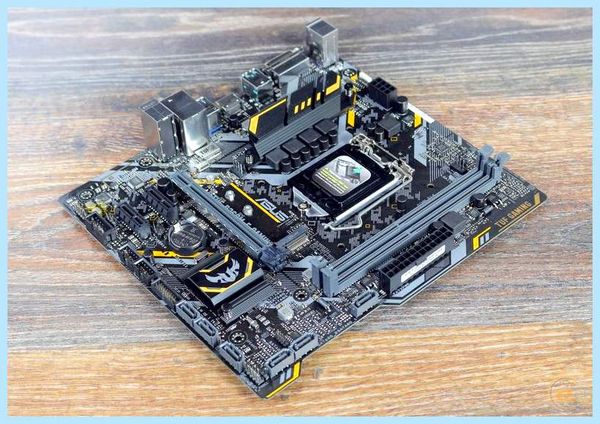 Asus tuf не включается
